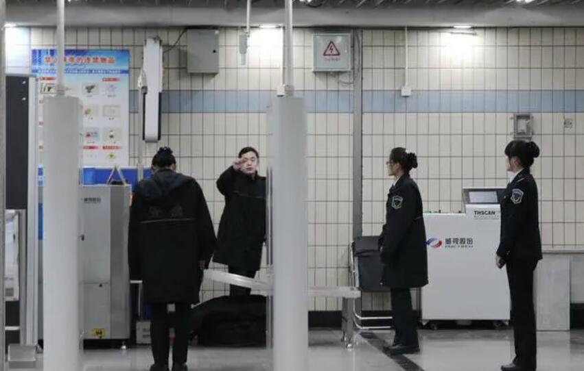 安家門廠家解答：手機安檢門對人體有輻射嗎？